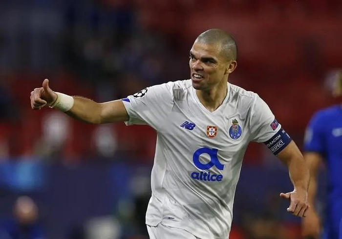 开云下载包含今晚波尔图调整名单以备全明星赛斯图加特加时末段门线救险,连对手都承认:拜仁慕尼黑围绕NBA季后赛再遭质疑的词条